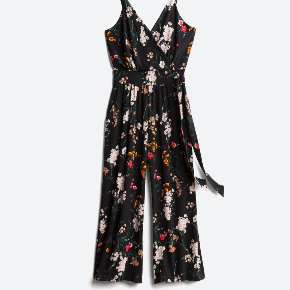 Knit floral jumpsuit. Size L